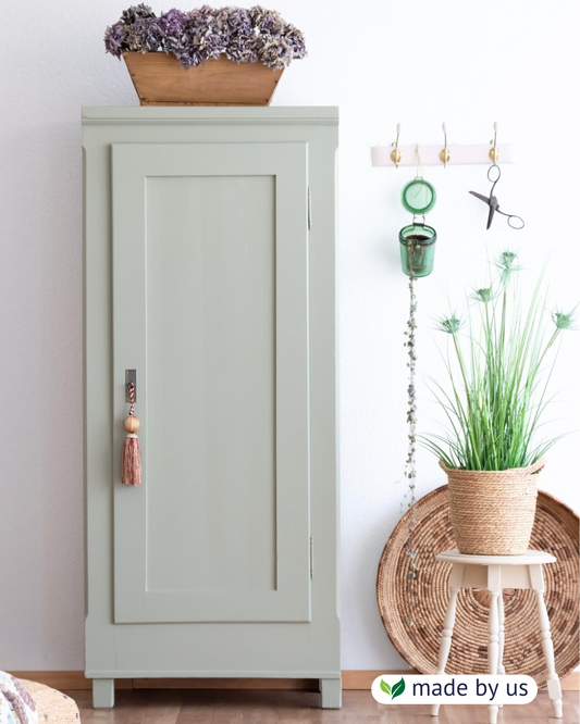 Small Vintage Linen / Storage Cupboard