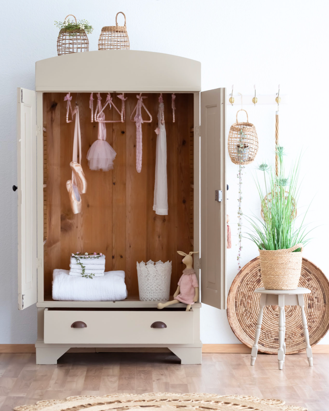 Mid Century Double Wardrobe / Linen Cupboard