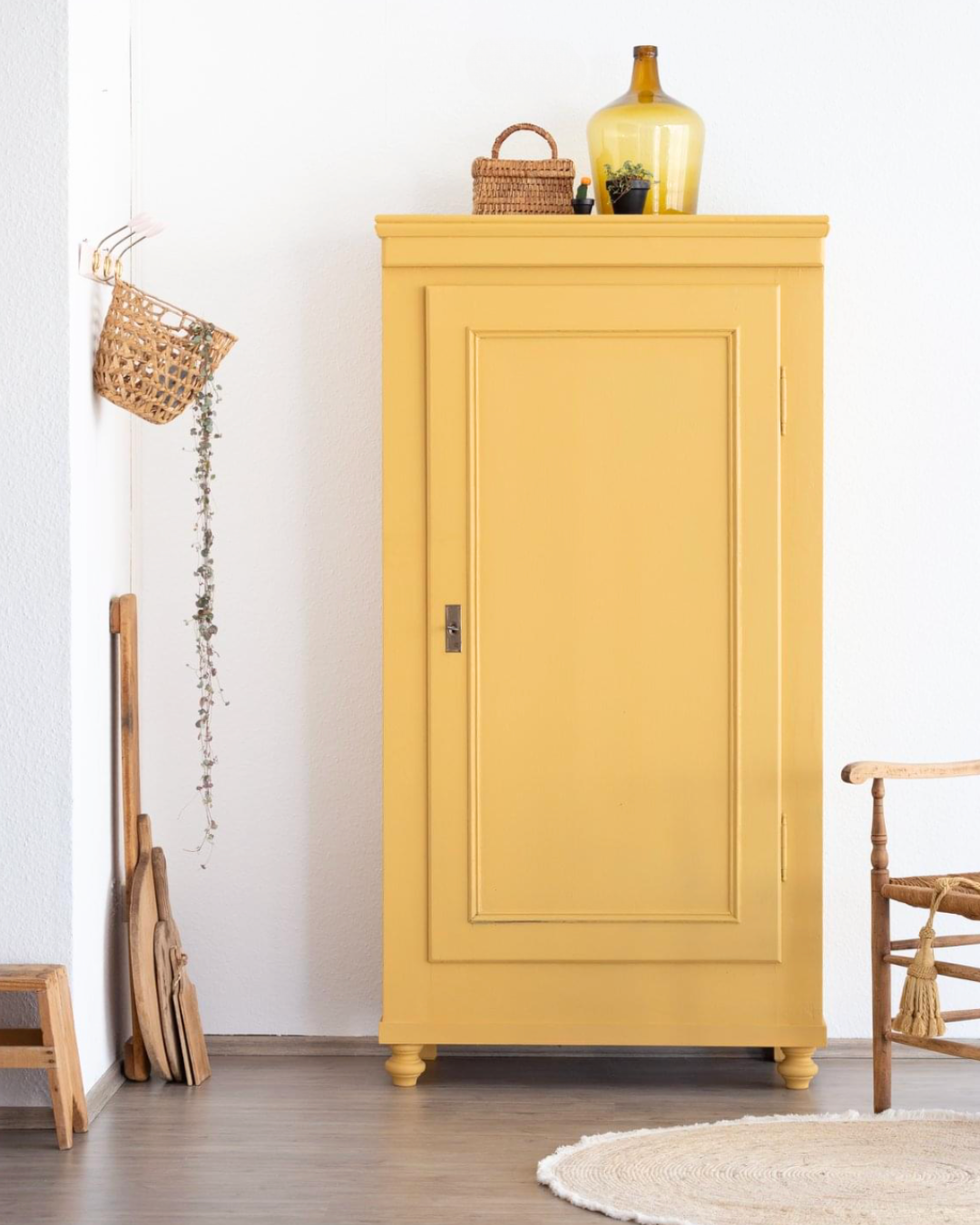 Vintage Linen Cupboard / Wardrobe