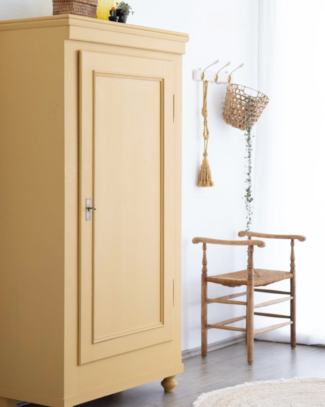 Vintage Linen Cupboard / Wardrobe