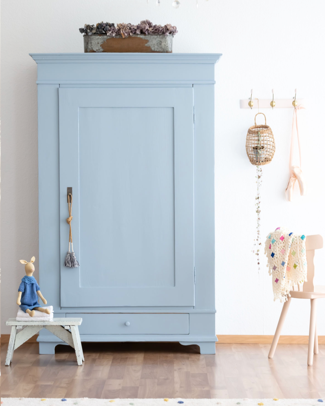 Large Vintage Wardrobe / Linen Cupboard