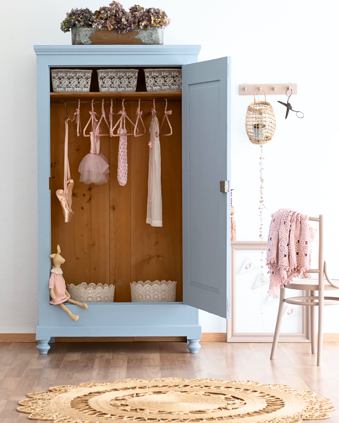 Large Vintage Single Wardrobe / Linen Cupboard