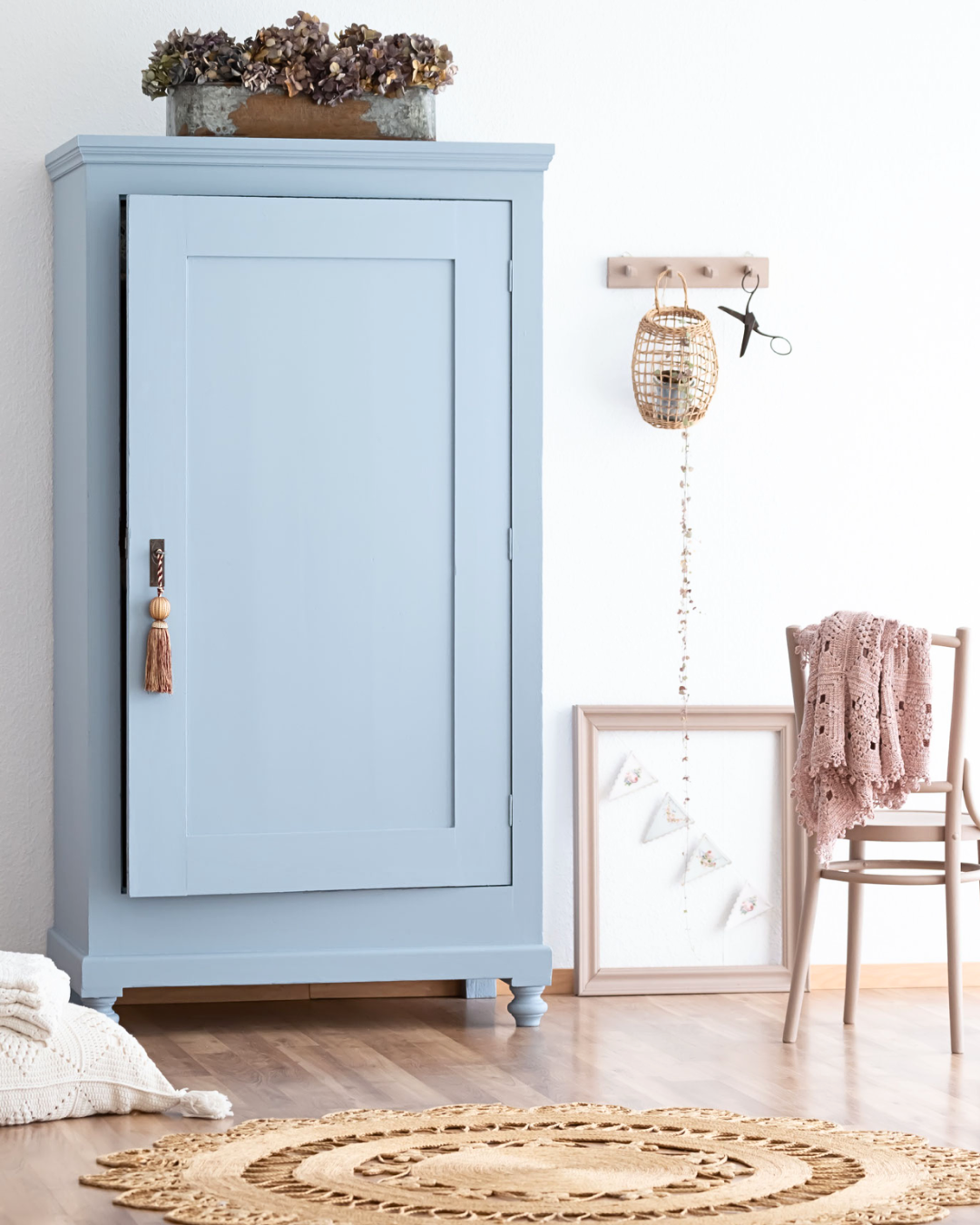 Large Vintage Single Wardrobe / Linen Cupboard